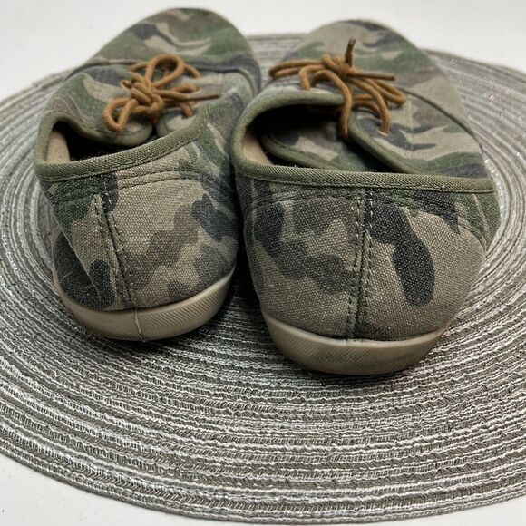 🔥4/$25 TIME AND TRU Camo Canvas Flats Size 9 - Picture 3 of 6